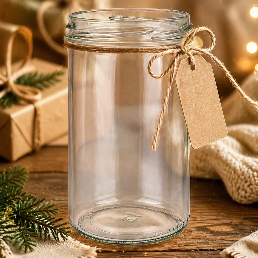 Leeres Sturzglas 277ml mit TO66 Deckel und braunem Geschenkanhänger auf rustikalem Holztisch in gemütlicher Atmosphäre